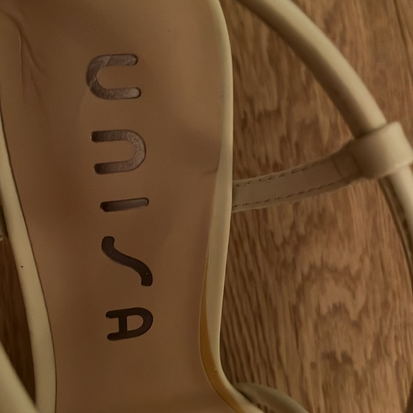 White Unisa heels - Picture 6 of 7